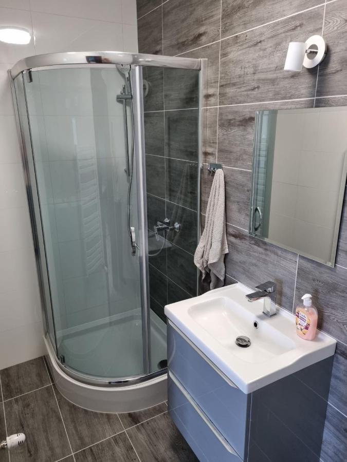 Apartamento Dom Na Ubocy Groń Exterior foto